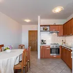 Apartment Strandnahe Mit Grossem Garten By Interhome Dajla