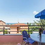 Apartment Strandnahe Mit Grossem Garten By Interhome