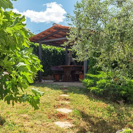 Strandnahe Mit Grossem Garten By Interhome * Dajla