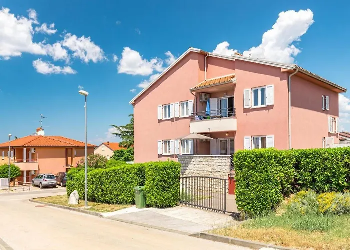 Strandnahe Mit Grossem Garten By Interhome Dajla