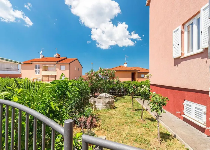 Strandnahe Mit Grossem Garten By Interhome Apartment *