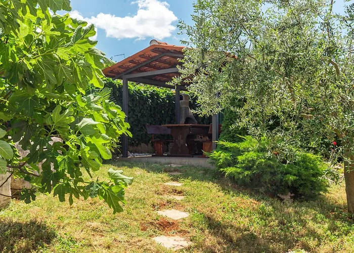 Strandnahe Mit Grossem Garten By Interhome * Dajla