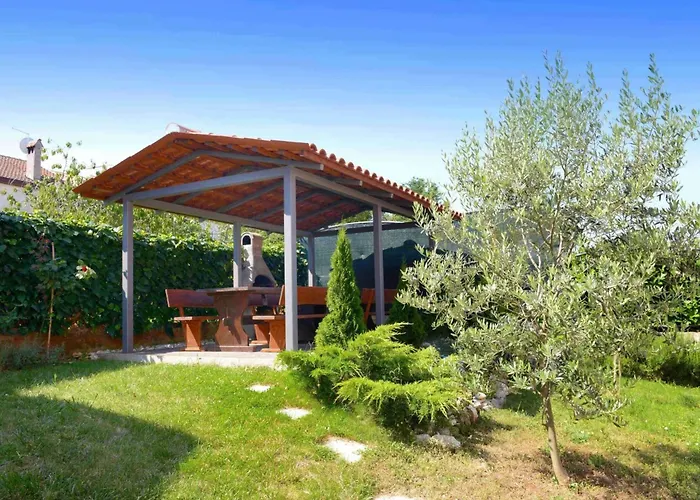 Appartamento Strandnahe Mit Grossem Garten By Interhome Dajla